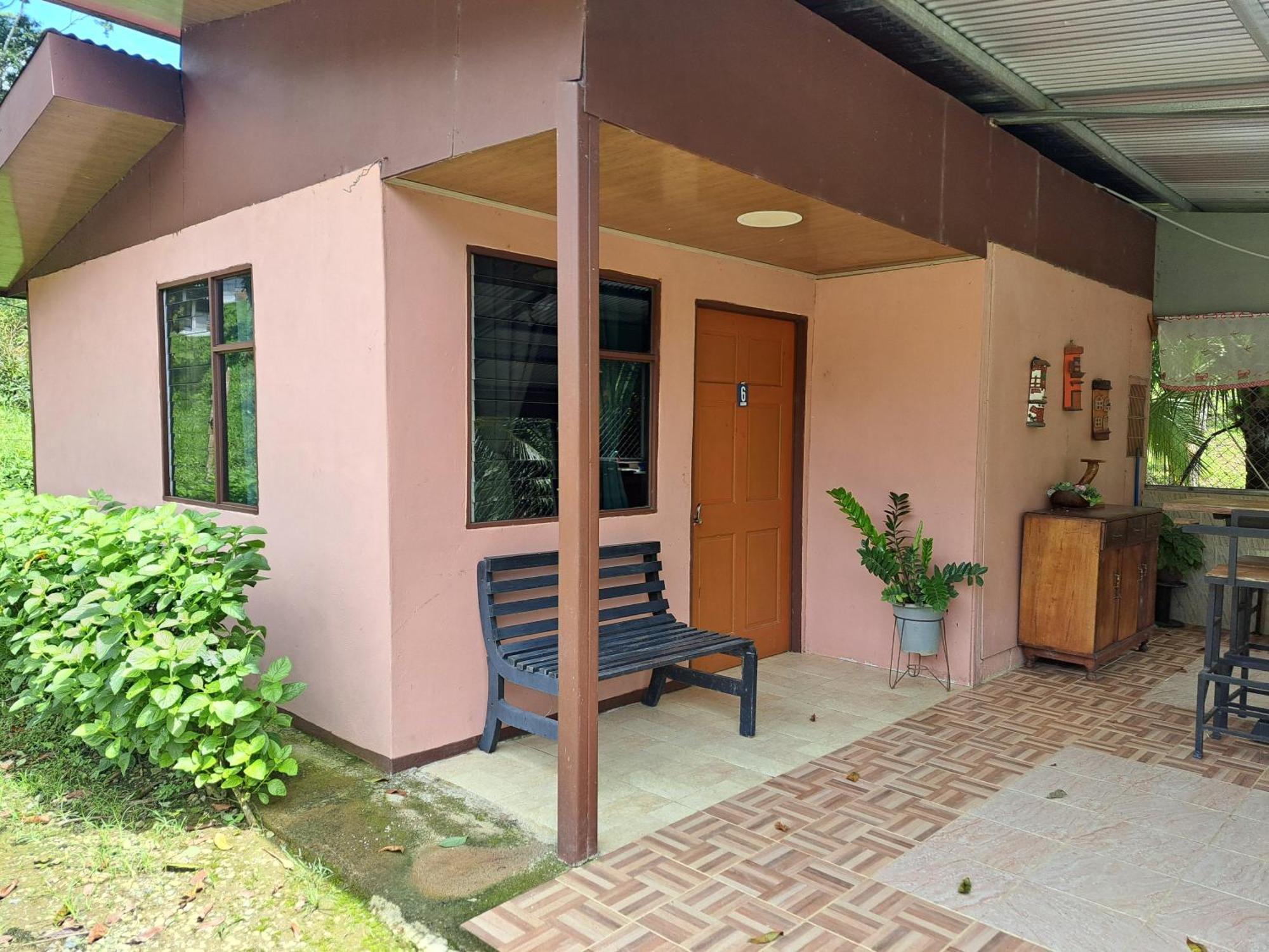 Hospedaje Luis & Ana Pejibaye Exteriör bild